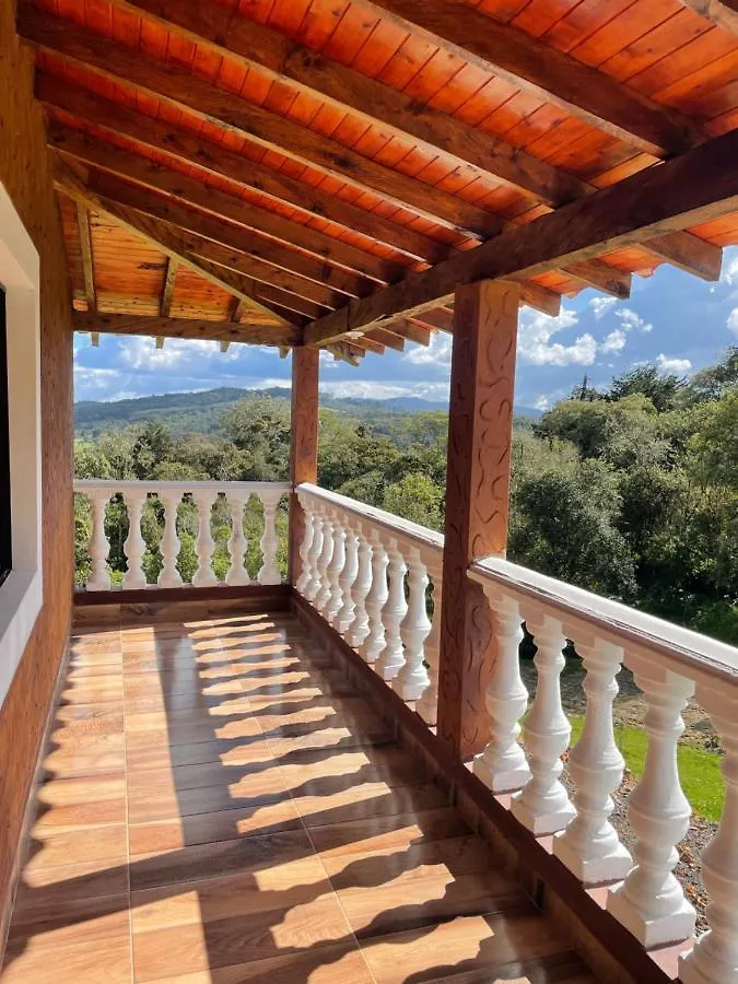 Сasa de vacaciones Finca vista verde hostal mágico! Medellín
