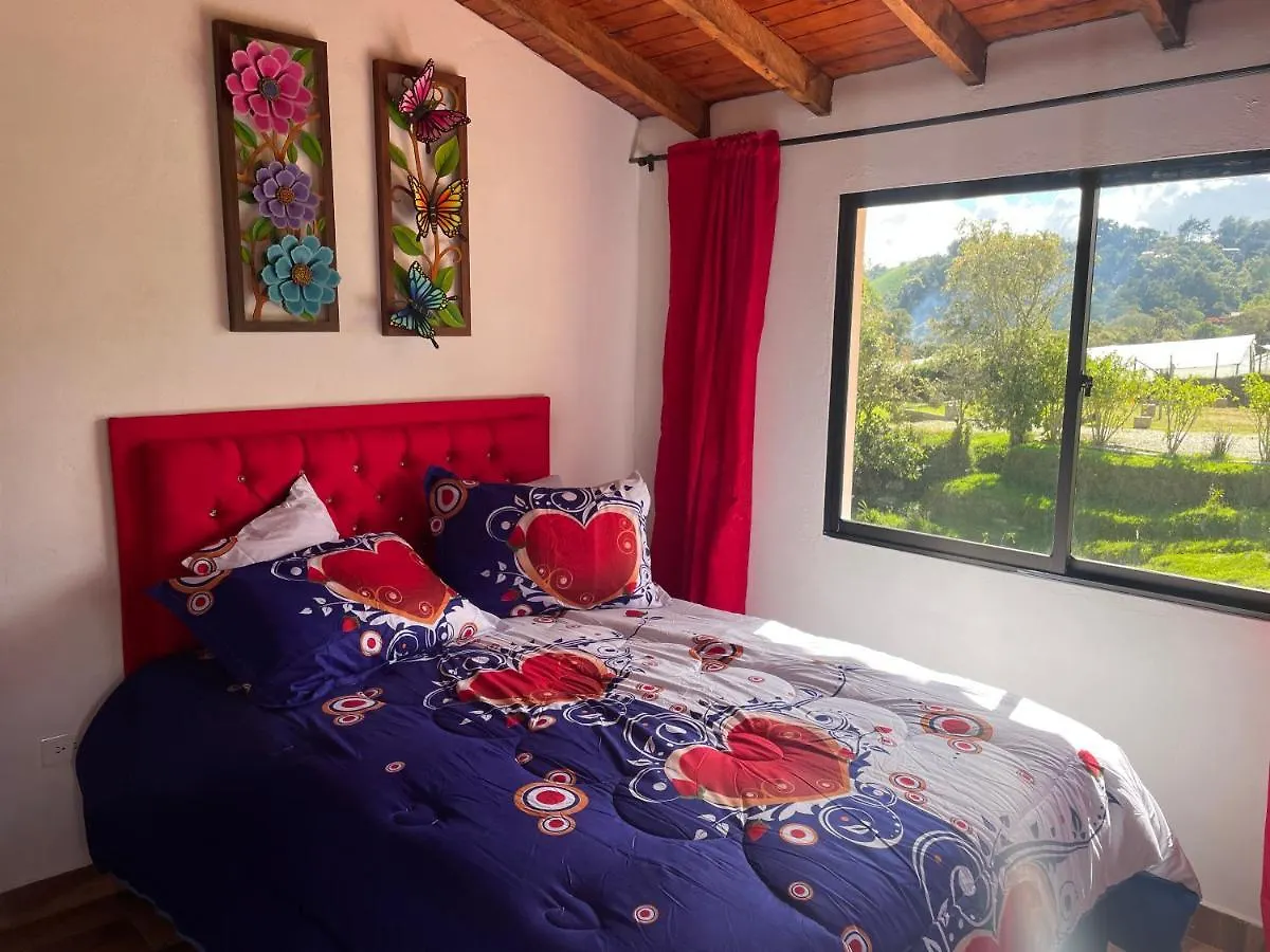 Finca vista verde hostal mágico! Medellín 0*,