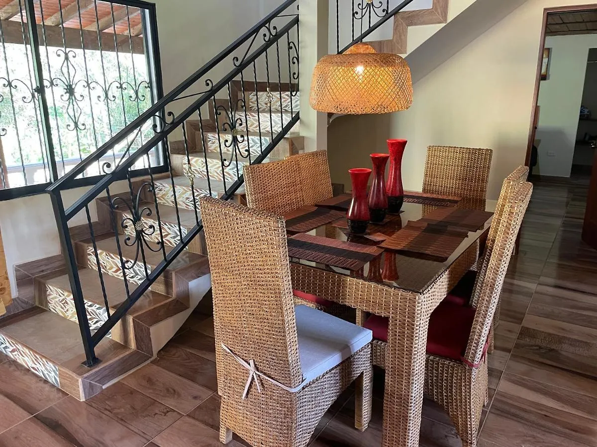 Сasa de vacaciones Finca vista verde hostal mágico! Medellín
