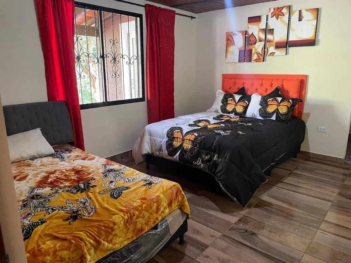 Finca vista verde hostal mágico! Medellín Colombia