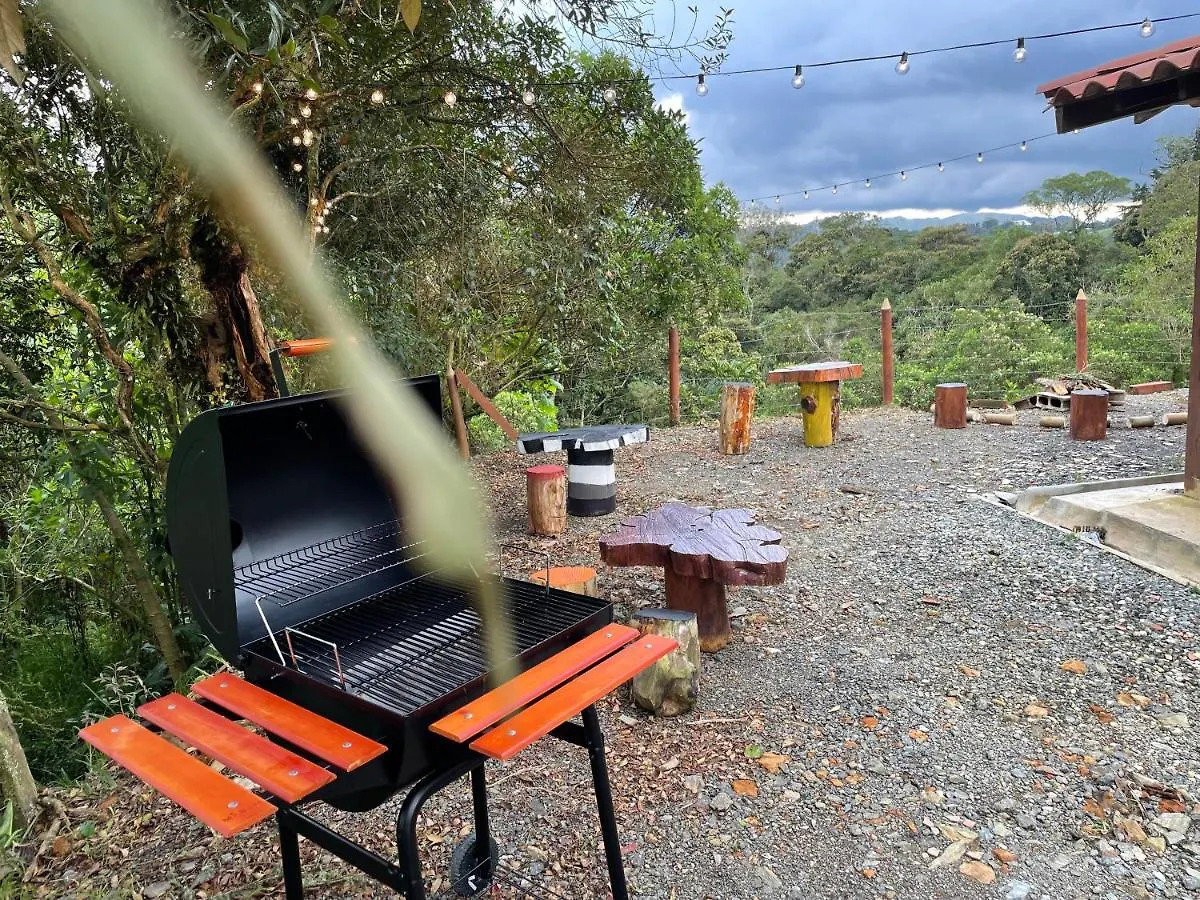 Finca vista verde hostal mágico! Medellín