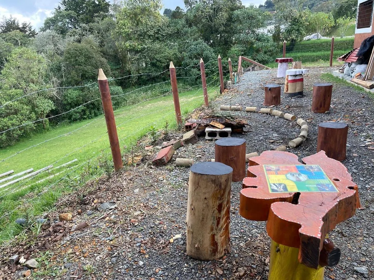 Сasa de vacaciones Finca vista verde hostal mágico! Medellín